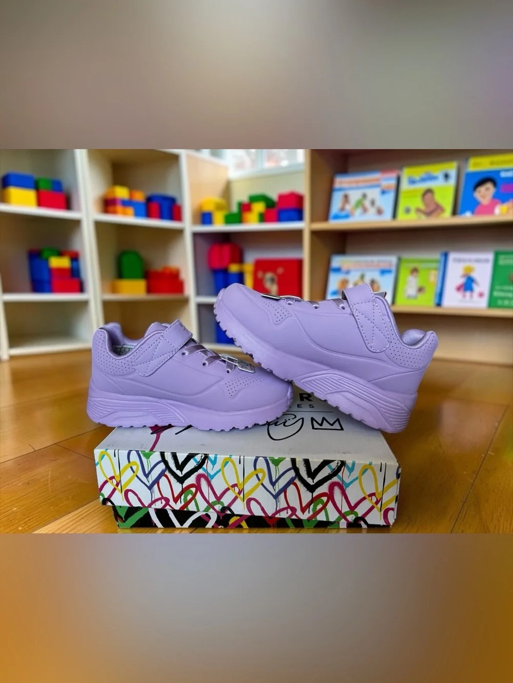 Skechers x Goldcrown: Uno Lite - Love Levitate Size 10K Brand New